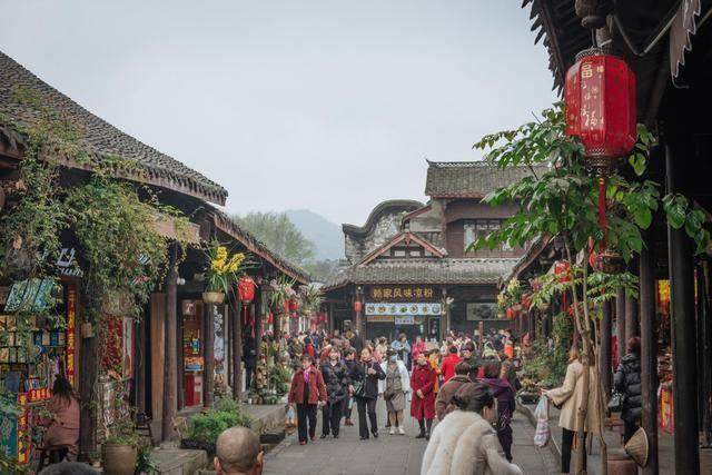 学生党日常穿搭是什么样的？游戏画面